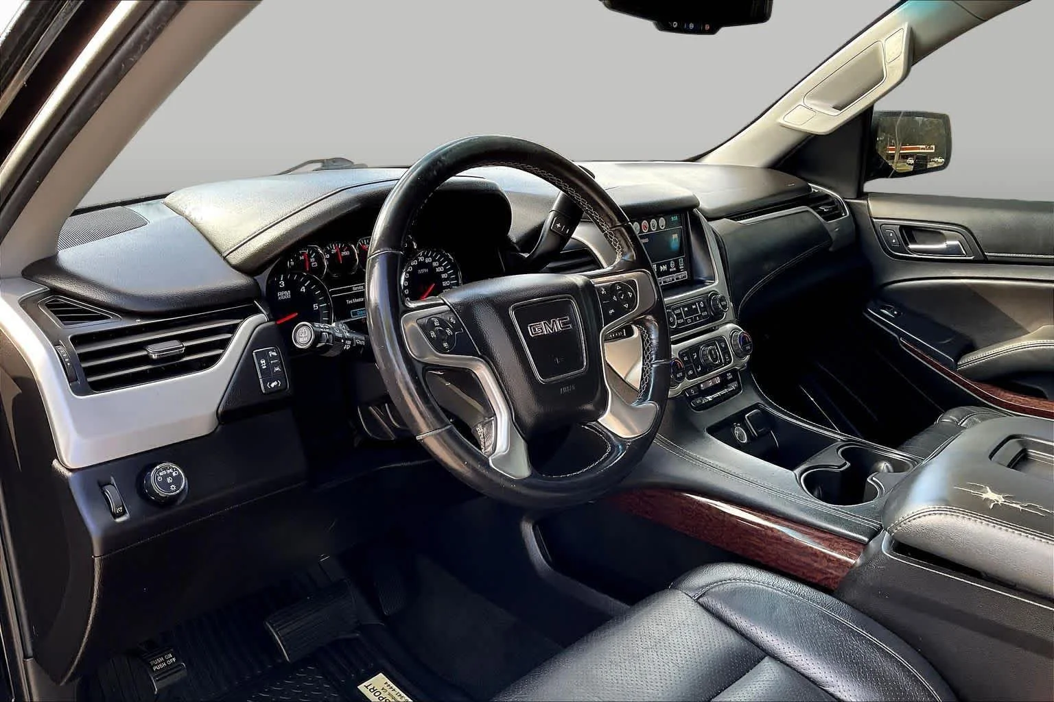 Used 2018 Onyx Black GMC SLE image 15