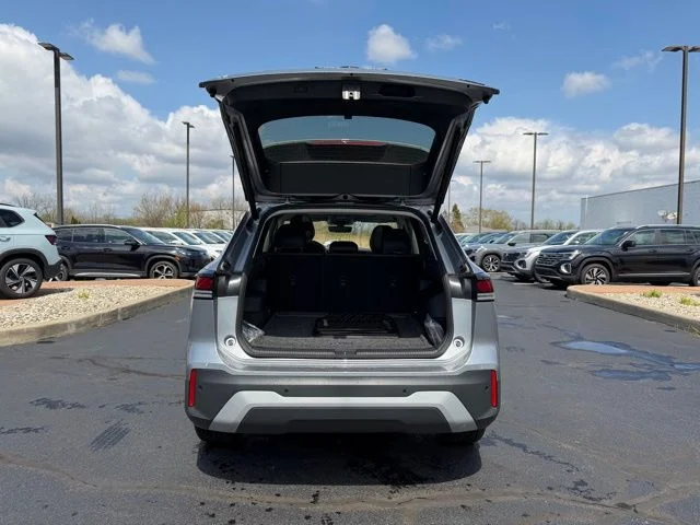 New 2026 Silver Volkswagen 2.0T SE image 3