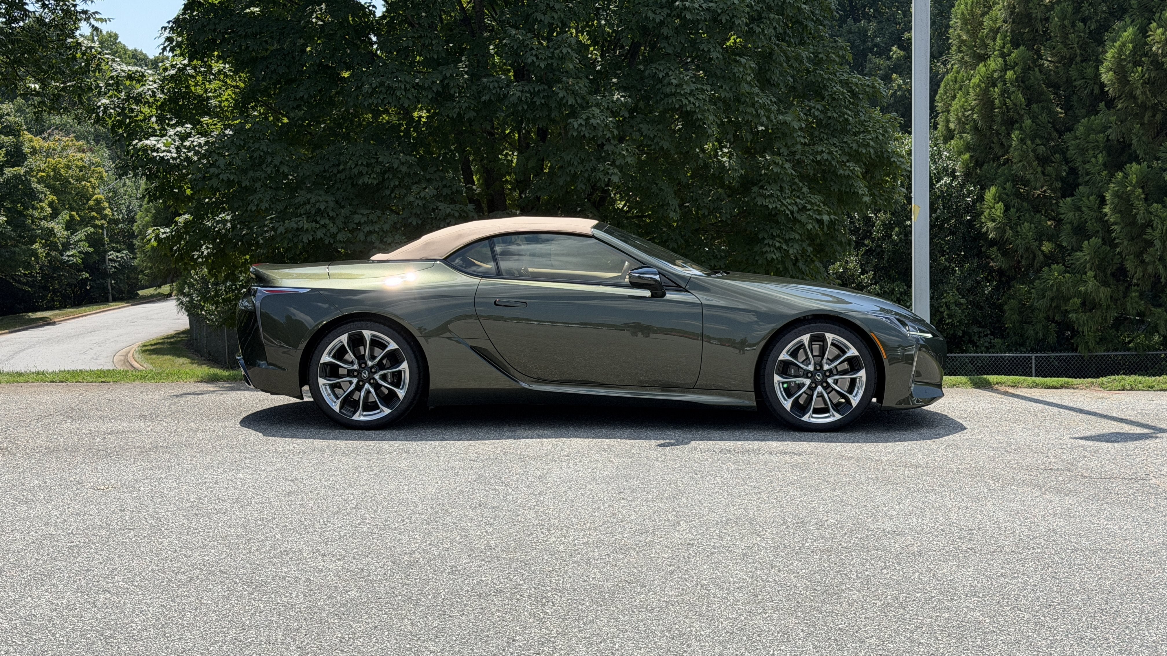 Used 2021 Nori Green Pearl Lexus 500 image 9