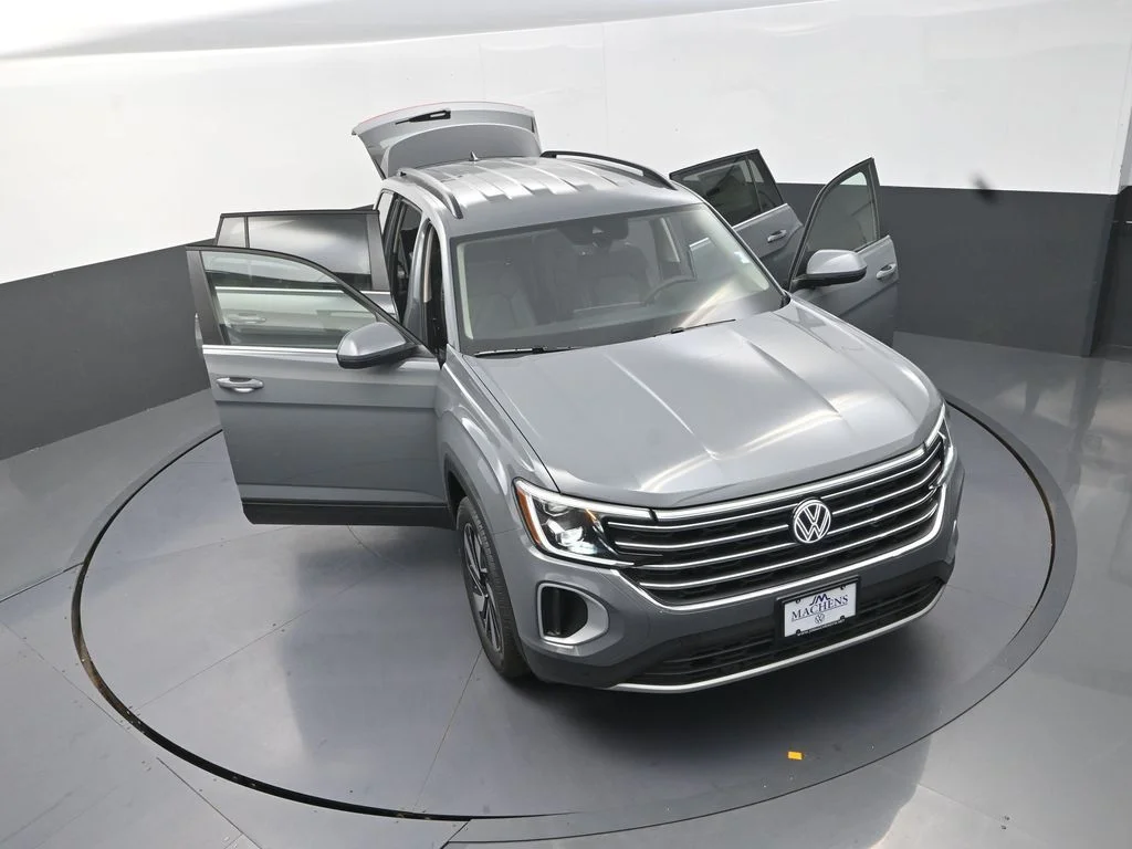 New 2026  Volkswagen SE w/Technology image 31