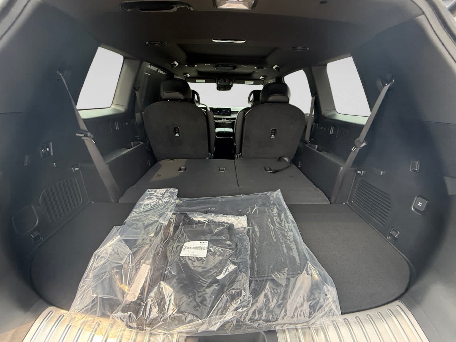 New 2027 Glacial White Pearl Kia X-Line SX image 23