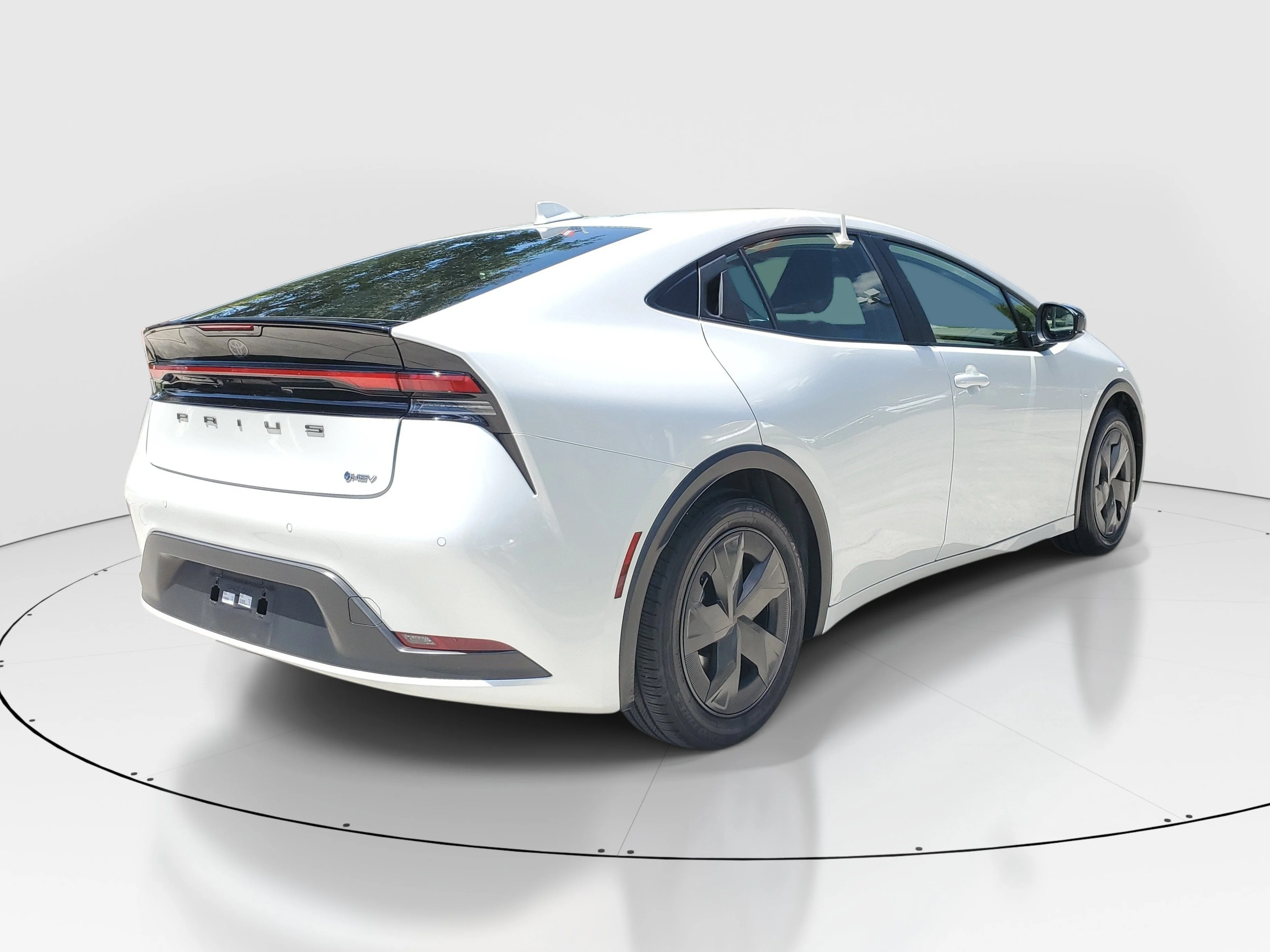 Certified Used 2024 Pearl Toyota LE image 6