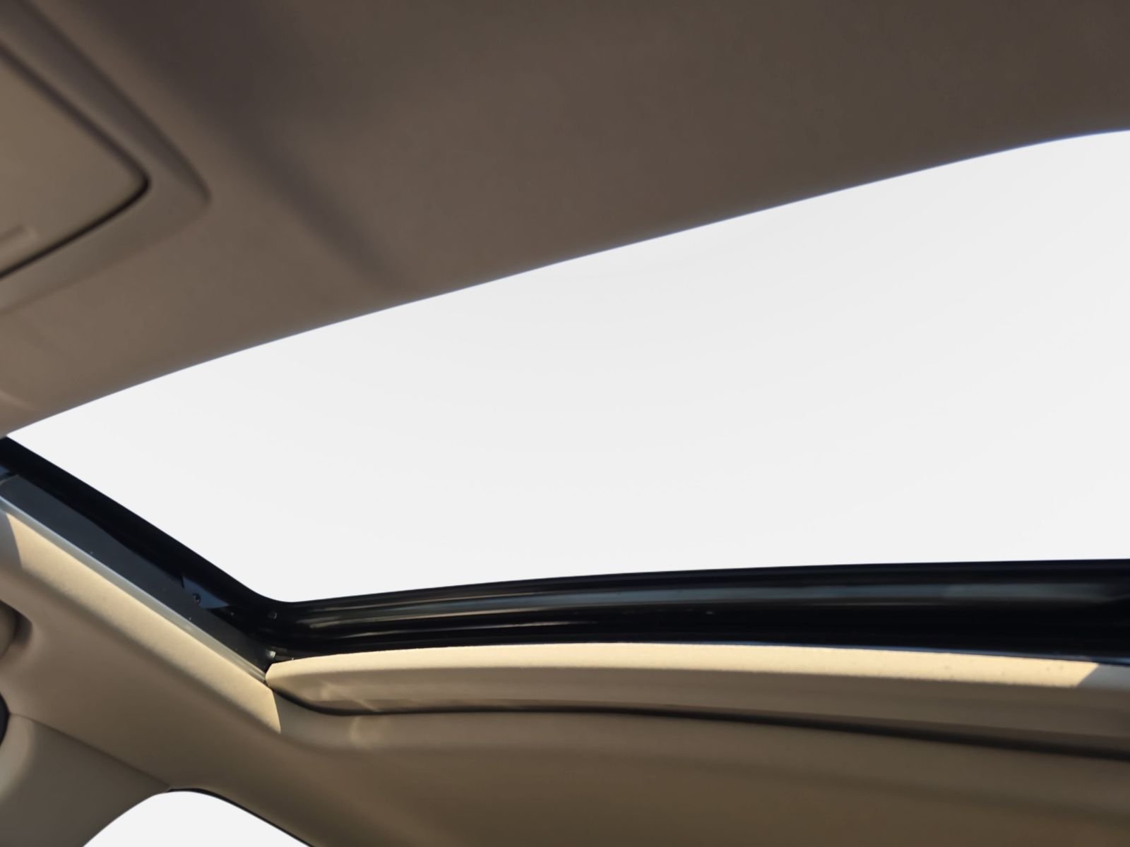 Used 2022  Honda EX image 16