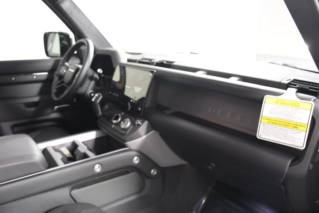 New 2026 Santorini Blk Land Rover X image 19