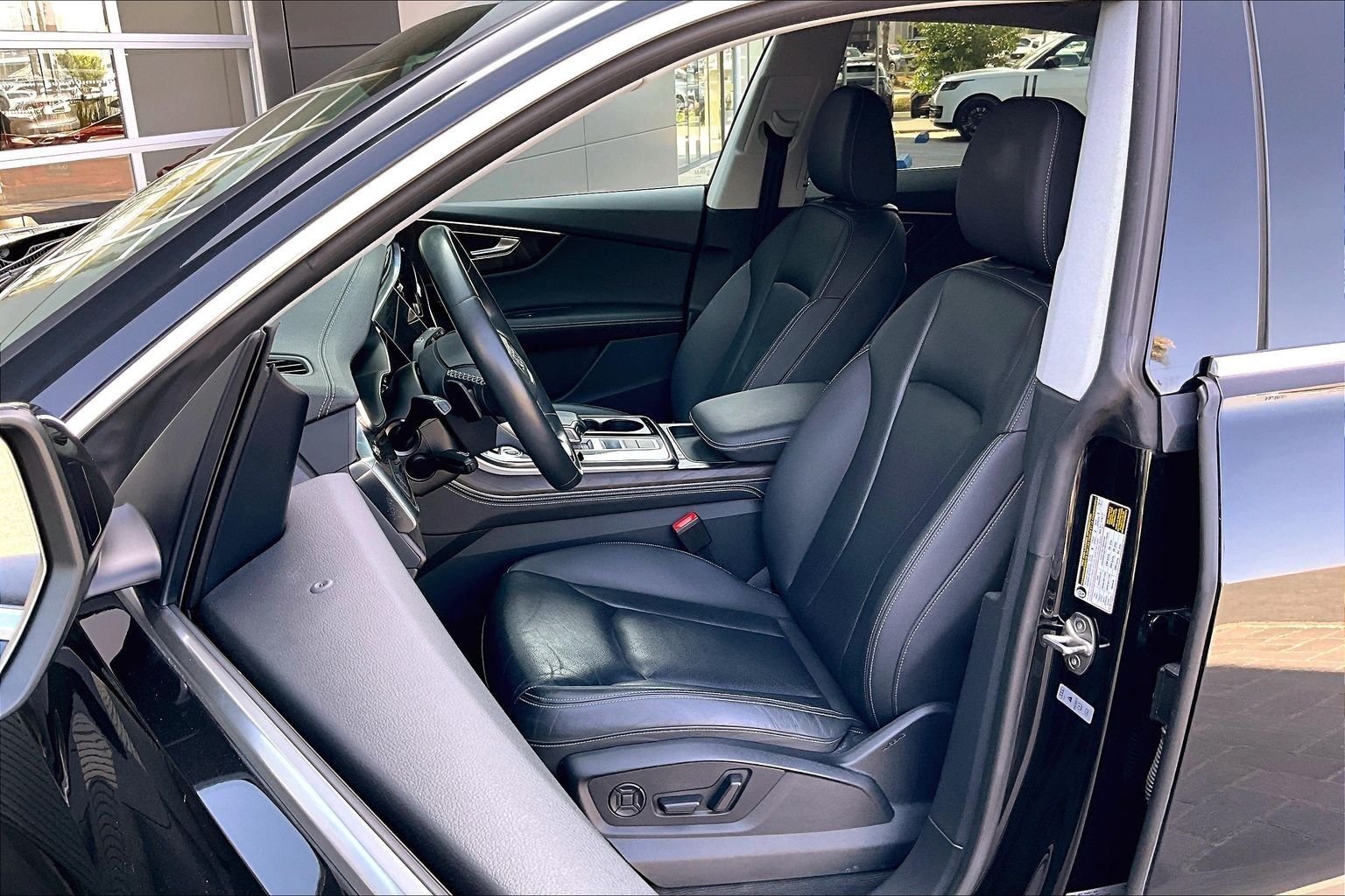 2023 Audi Q8 Premium Plus - Photo 25