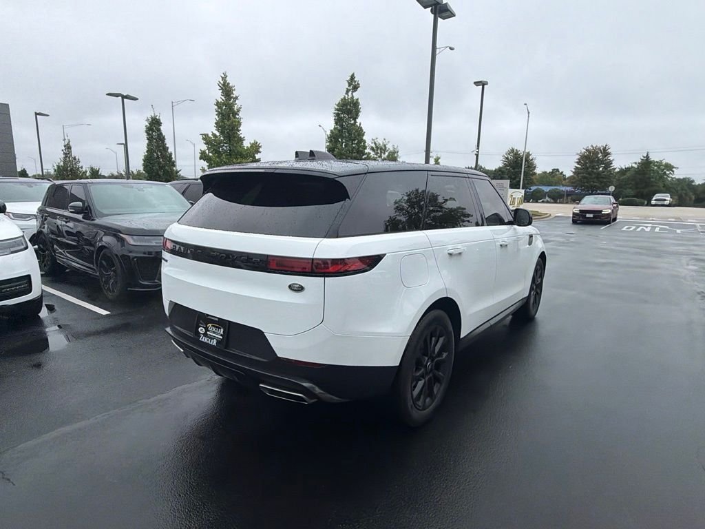 Used 2023 Fuji White Land Rover SE image 5