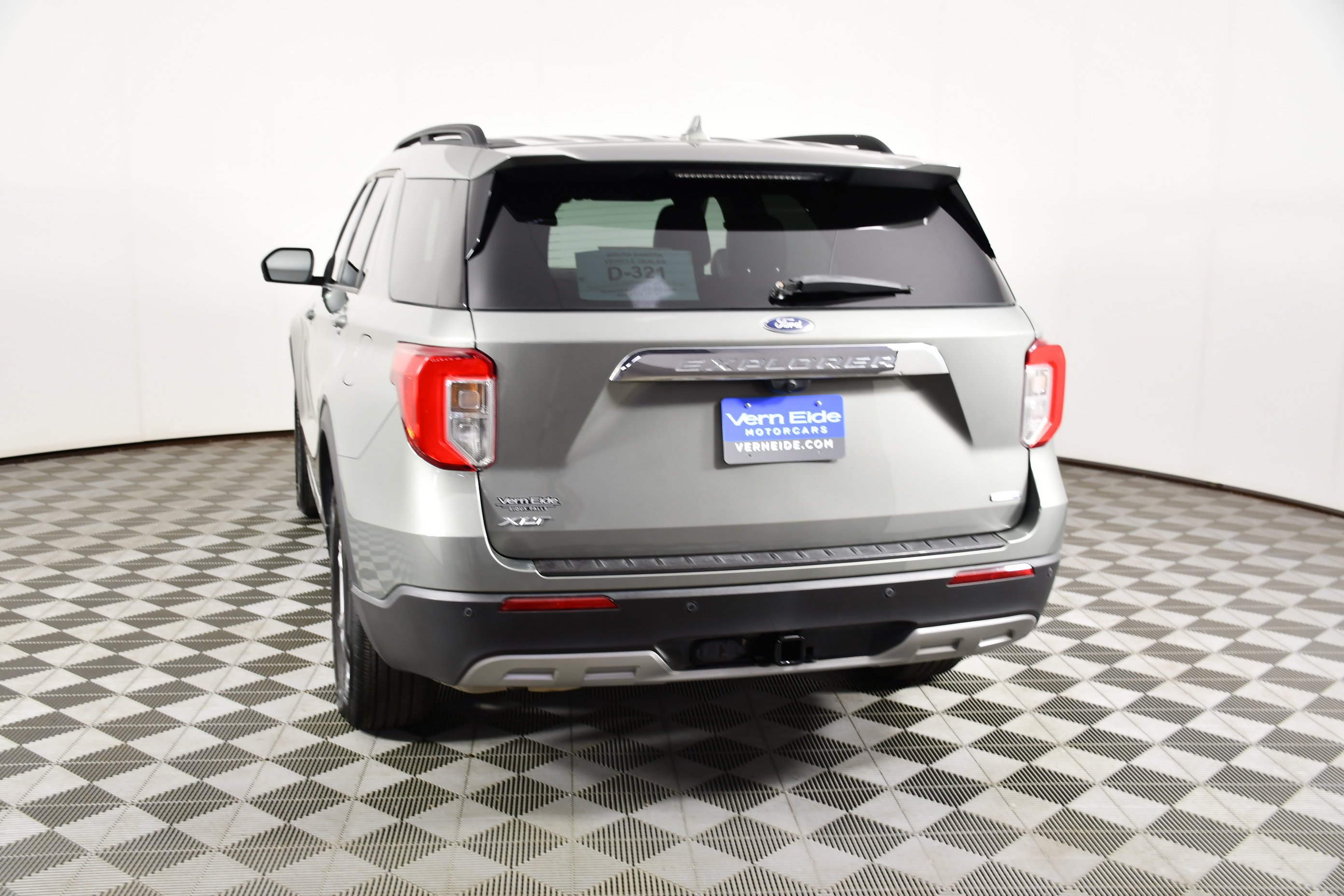 Used 2020 Silver Spruce Metallic Ford XLT image 7