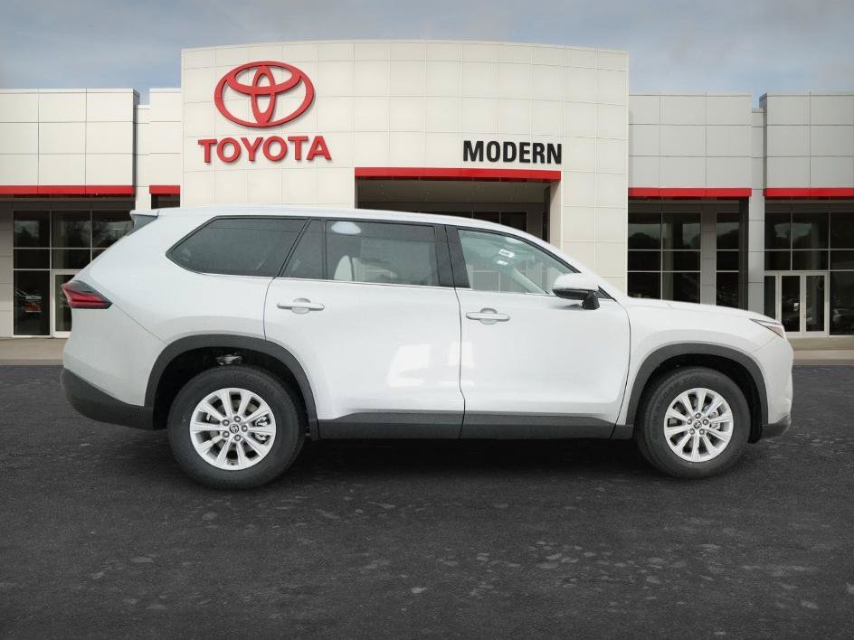 New 2026 Celestial Silver M Toyota Hybrid XLE image 13