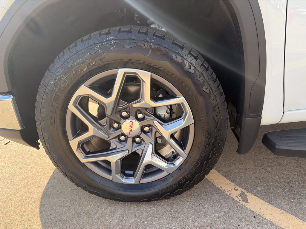 New 2026 Glacier White Tricoat GMC SLT image 47