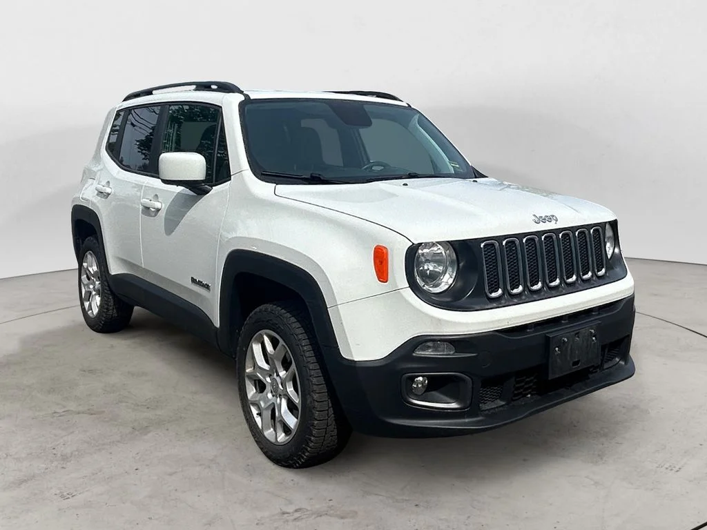 Used 2018 Alpine White Jeep Latitude 4x4 image 8