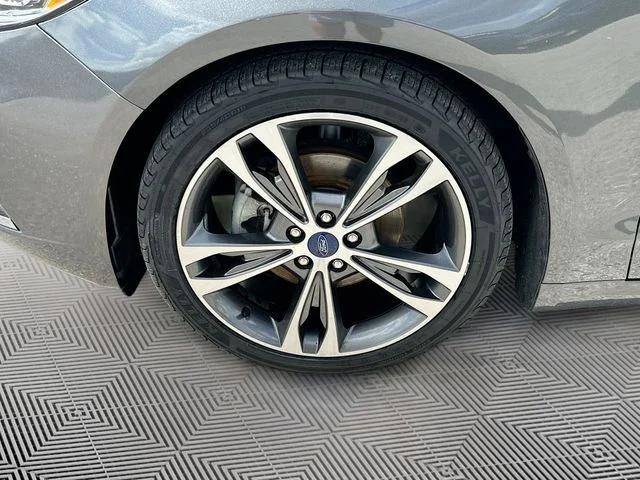 Used 2019 Gray Ford Titanium image 30