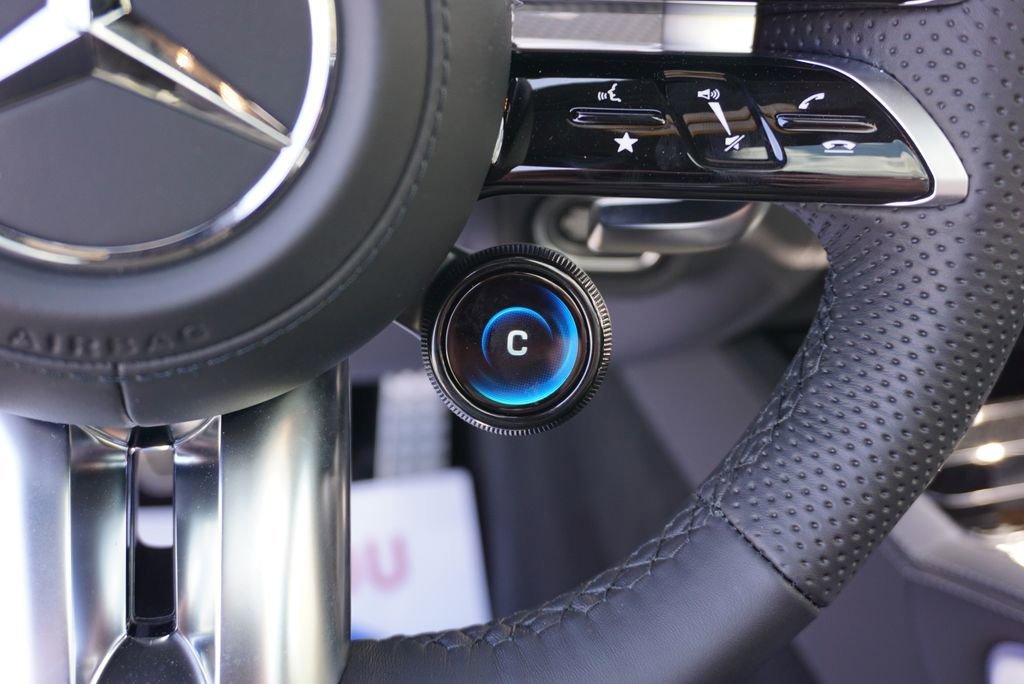 New 2026 MANUFAKTUR Moonlight White Metallic Mercedes-Benz GLE 63 S AMG® image 93