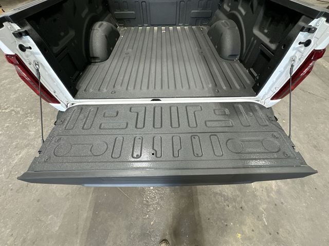 Used 2026 Oxford White Ford XLT image 25