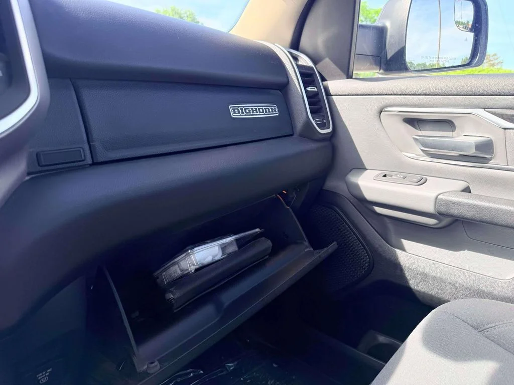 Used 2019 Silver Ram Big Horn/Lone Star image 26