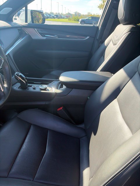 Used 2021 Crystal White Tri-Coat Cadillac Sport image 15