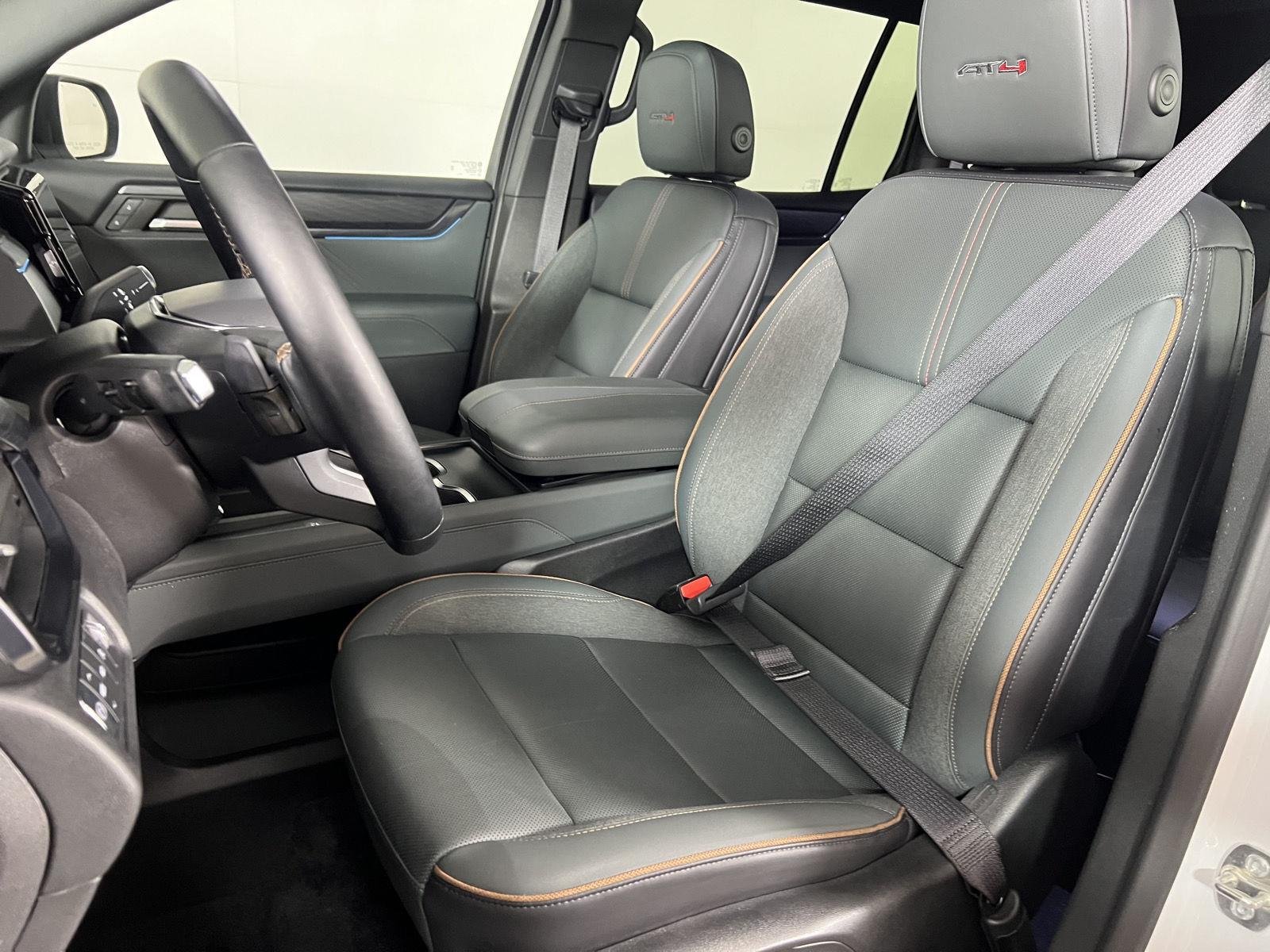 Used 2025 Summit White GMC AWD AT4 image 13
