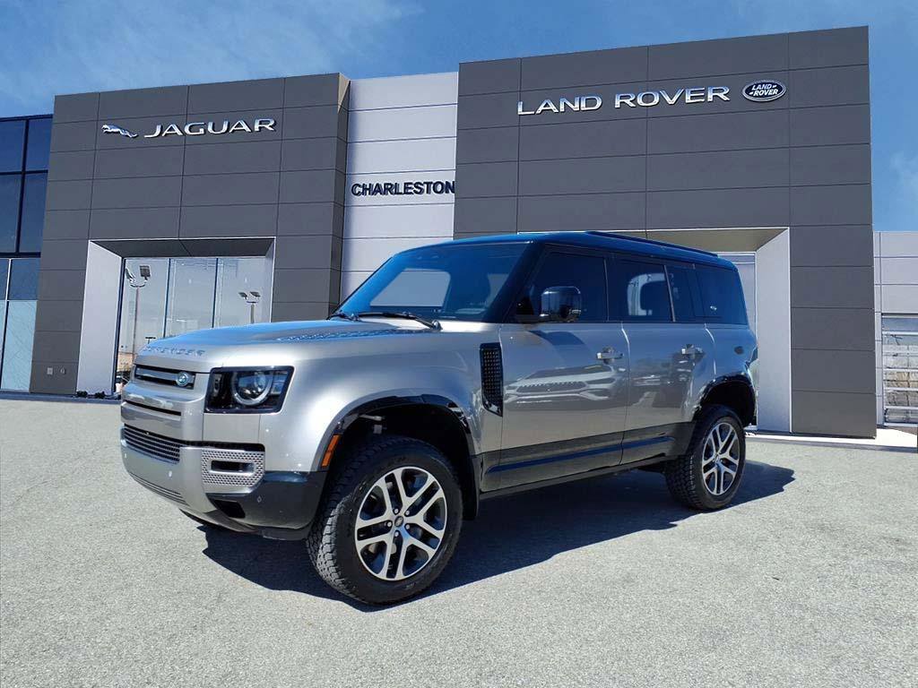 2023 Land Rover Defender SE