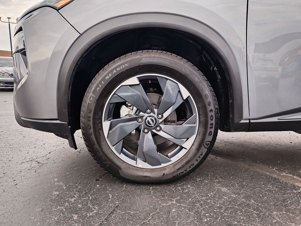 Used 2025 Gray Nissan SV image 10