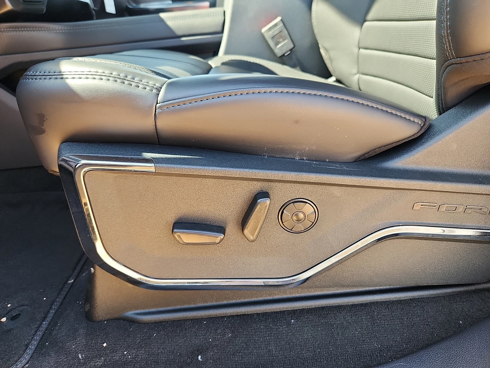 New 2026 Agate Black Metallic Ford F-250® Platinum® image 16