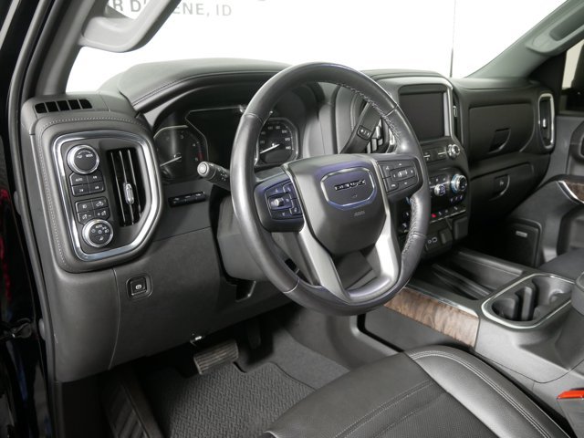 Used 2021 Ebony Twilight Metallic GMC Crew Cab Denali w/ Ultimate Pkg image 10