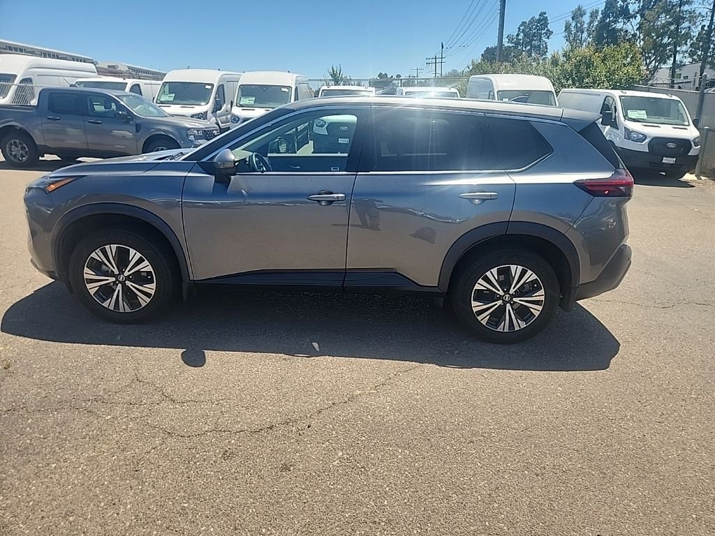 Used 2021 Gray Nissan SV image 9