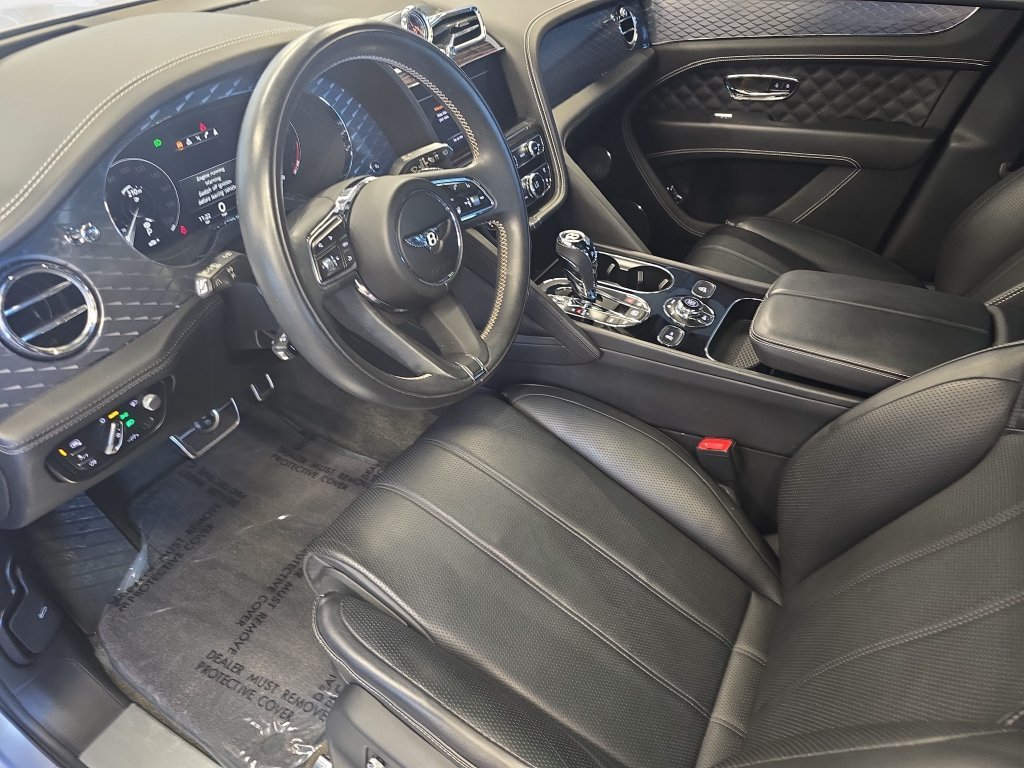 Used 2022 Silver Bentley  image 19
