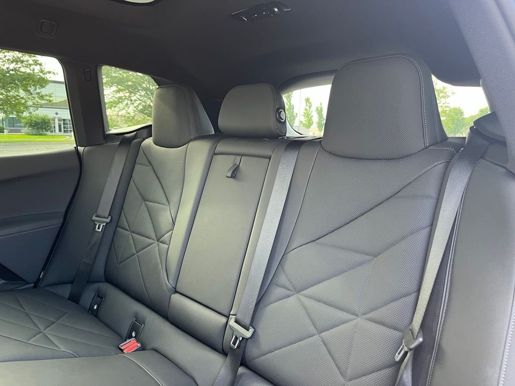 Certified Used 2024 Gray BMW xDrive50 image 22