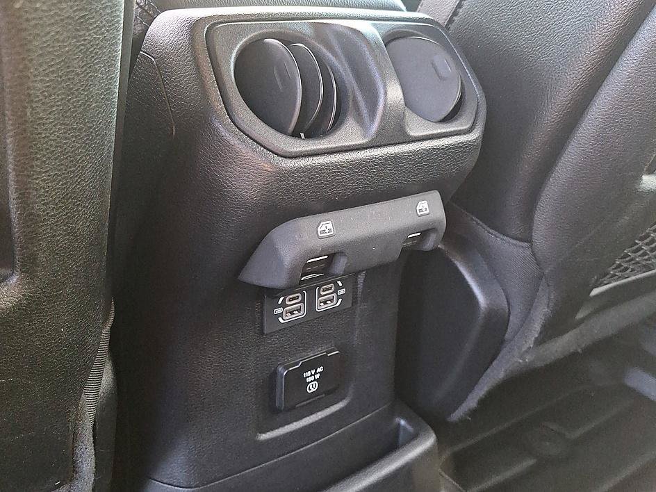 Used 2021 Hydro Blue Pearlcoat Jeep Unlimited Rubicon image 28