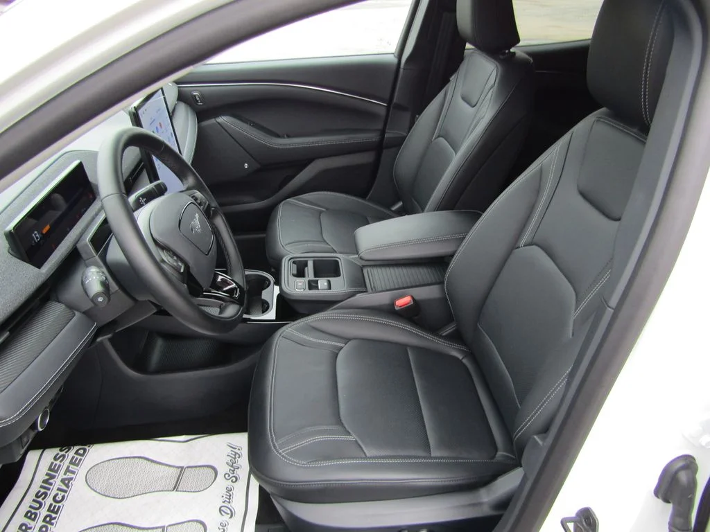 Used 2025 Star White Ford Premium image 8