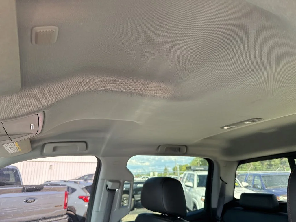 Used 2015 White Diamond Tricoat GMC SLT image 25