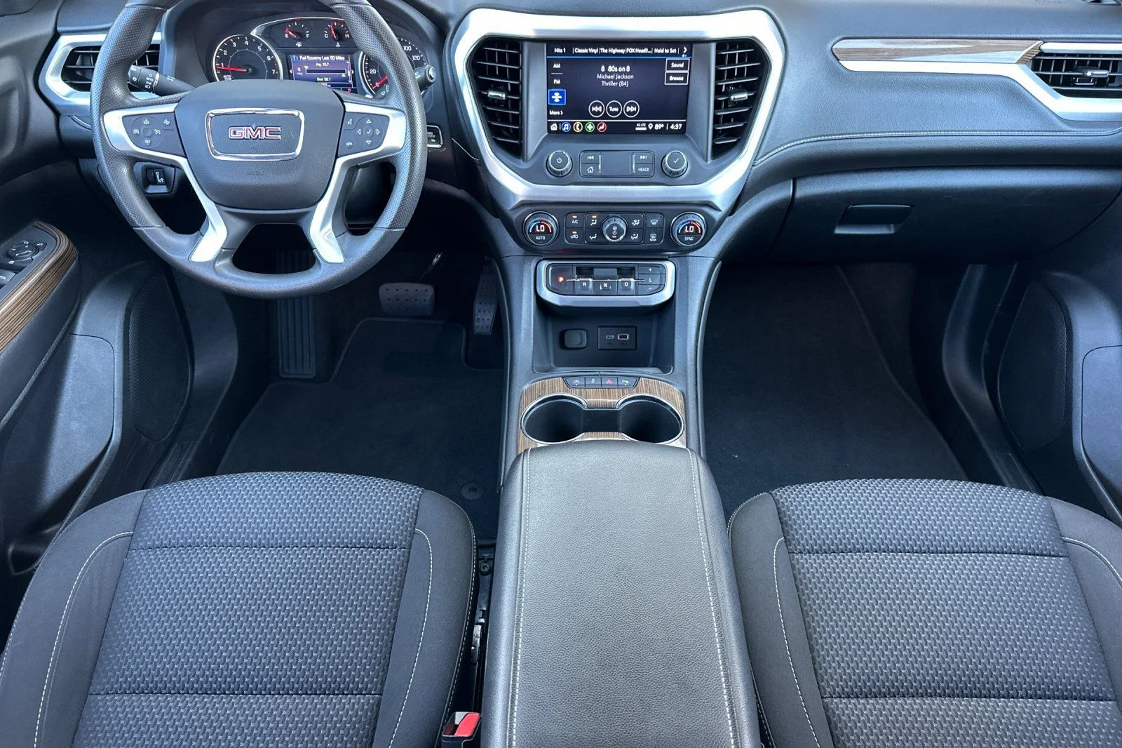 Used 2022 White GMC SLE image 14