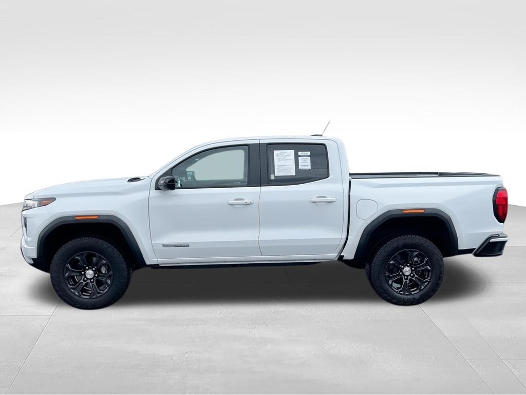 Used 2024 White GMC Elevation image 5