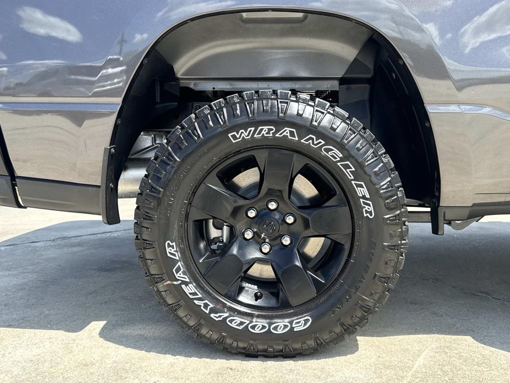 New 2026 Granite Crystal Metallic Clear-Coat Exterior Paint RAM Warlock image 16