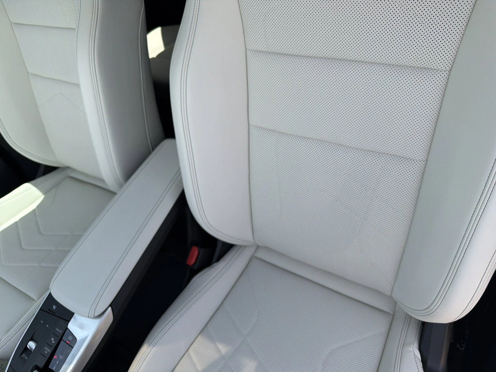 New 2026 Storm Bay Metallic BMW xDrive28i image 23