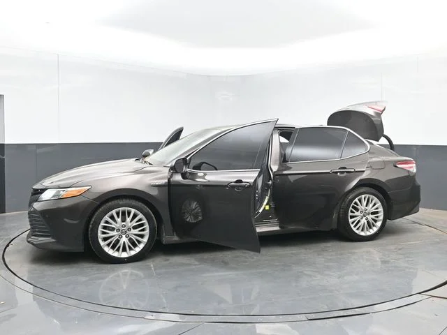 Used 2018 Brown Toyota XLE image 52