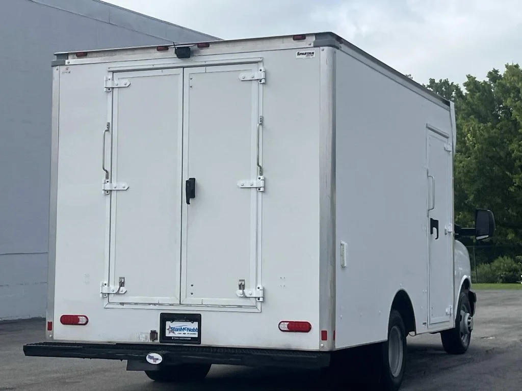 Used 2017 SUMMIT WHITE Chevrolet Work Van image 8