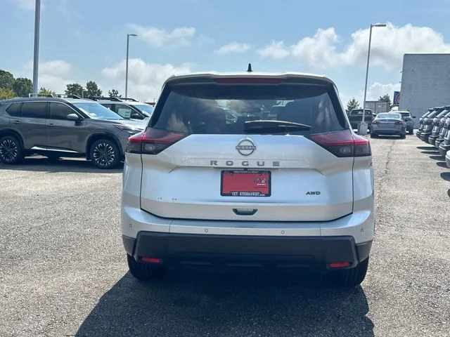 Used 2024 Silver Nissan S image 6