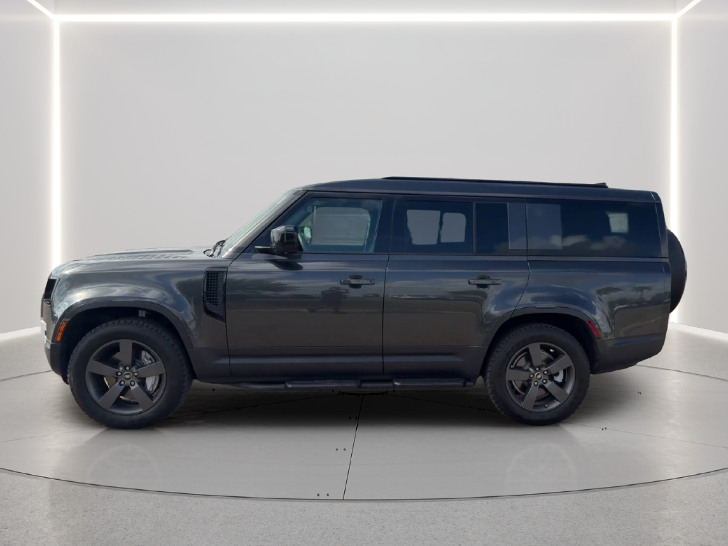 Used 2025 Gray Land Rover S image 8