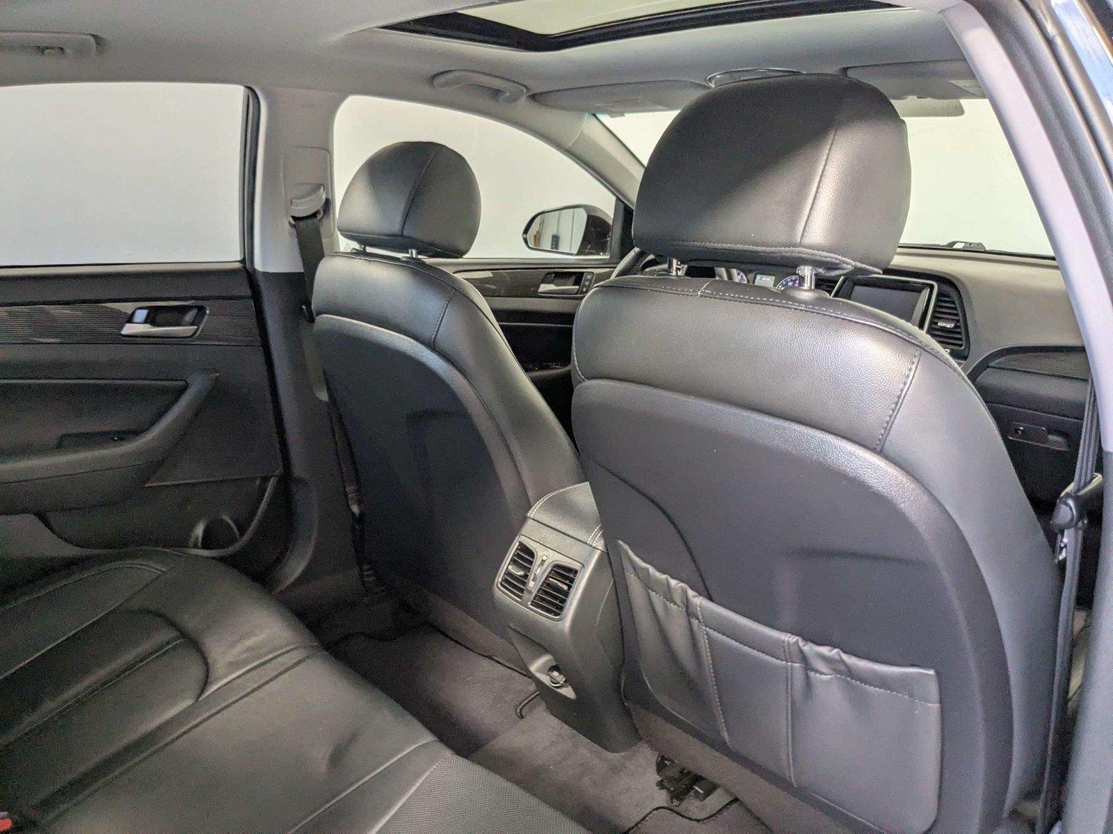 Used 2018 Phantom Black Hyundai Limited image 29