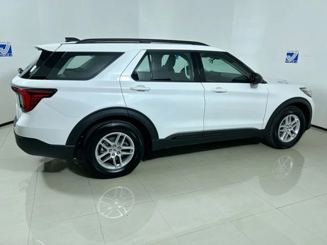 New 2026 STAR WHITE Ford Active RWD image 8