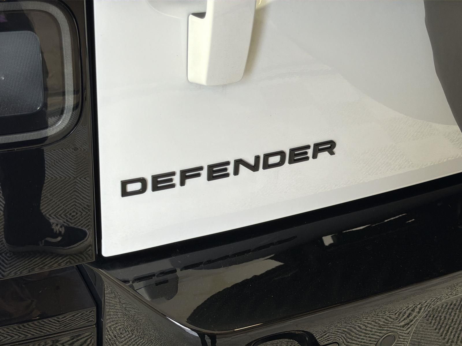 2026 Land Rover Defender X-Dynamic SE - Photo 28