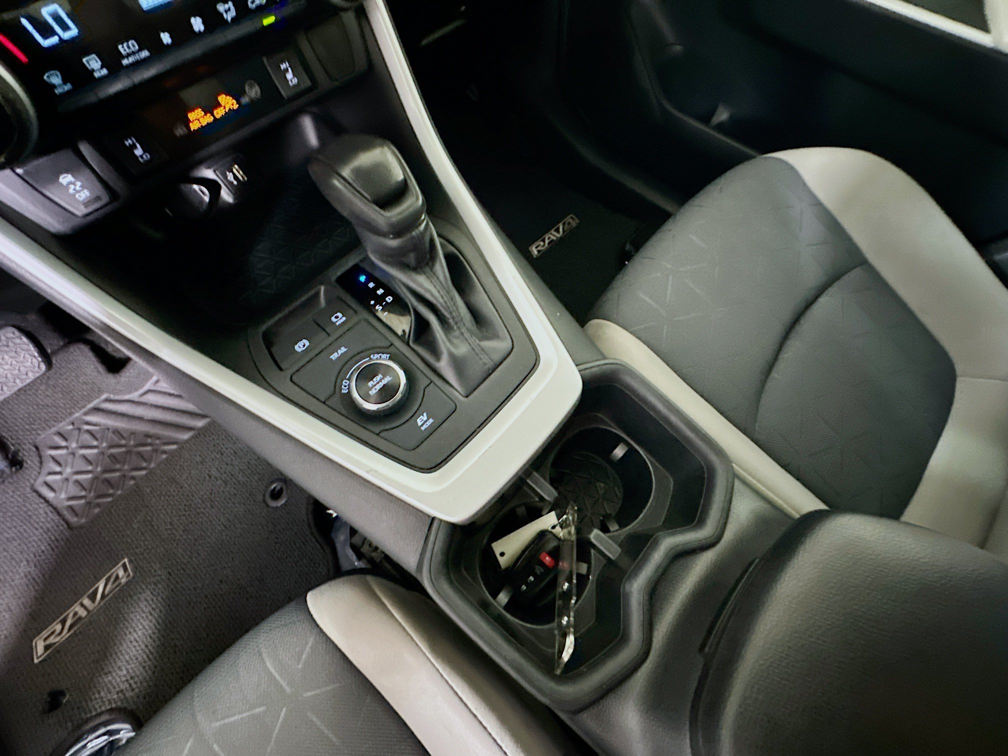 Used 2024 Midnight Black Metallic Toyota Hybrid XLE image 22