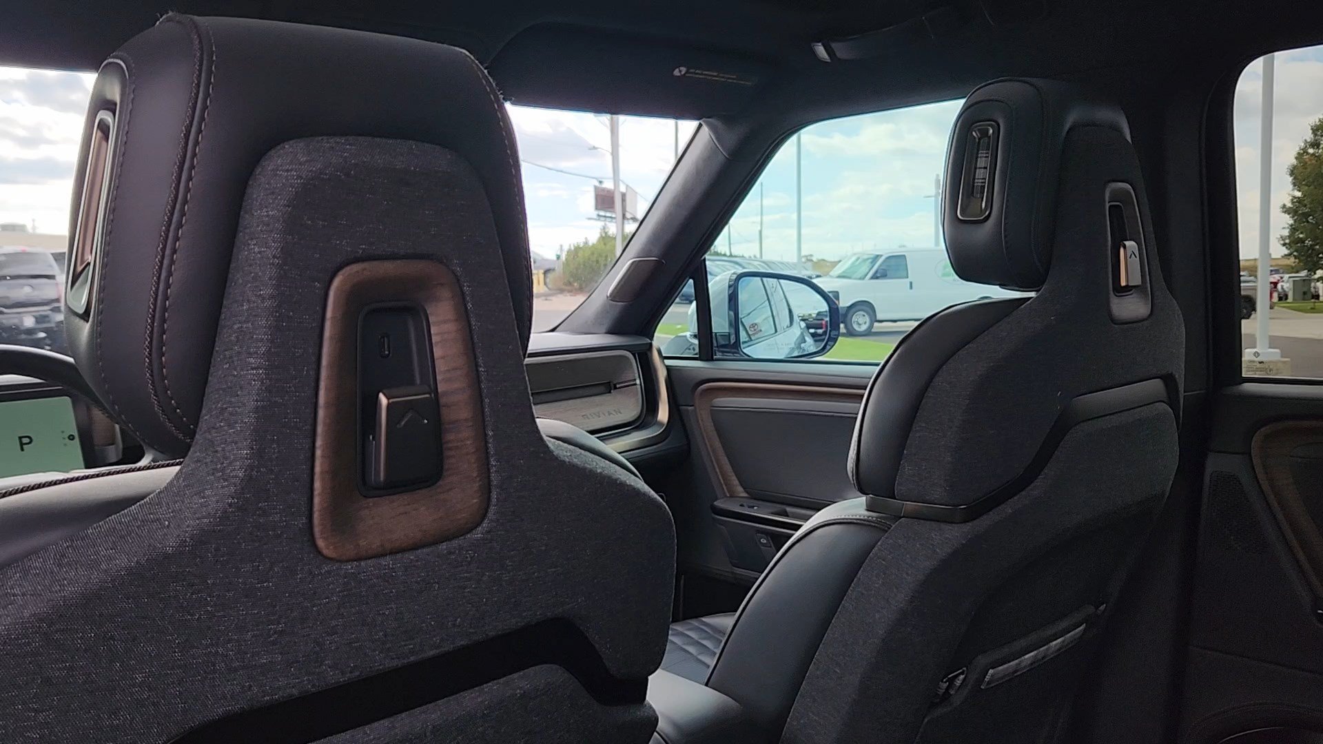Used 2025 LA Silver Rivian Premium image 19