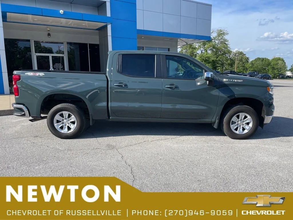 Used 2025 Cypress Gray Chevrolet LT image 42