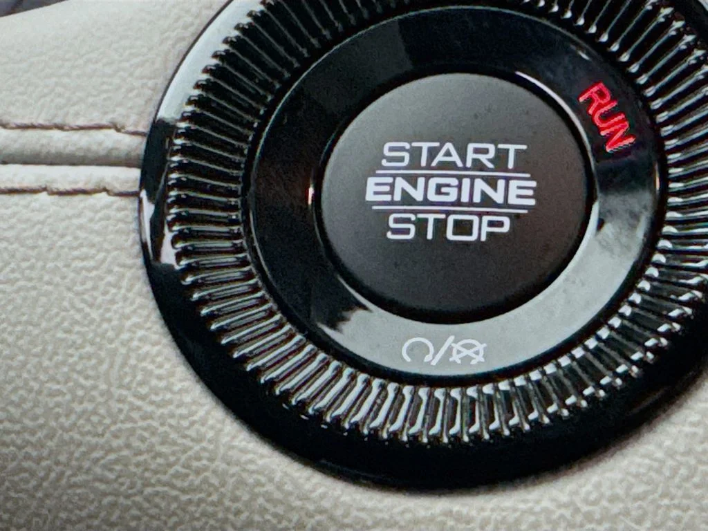 Used 2025 Silver Jeep Limited image 19