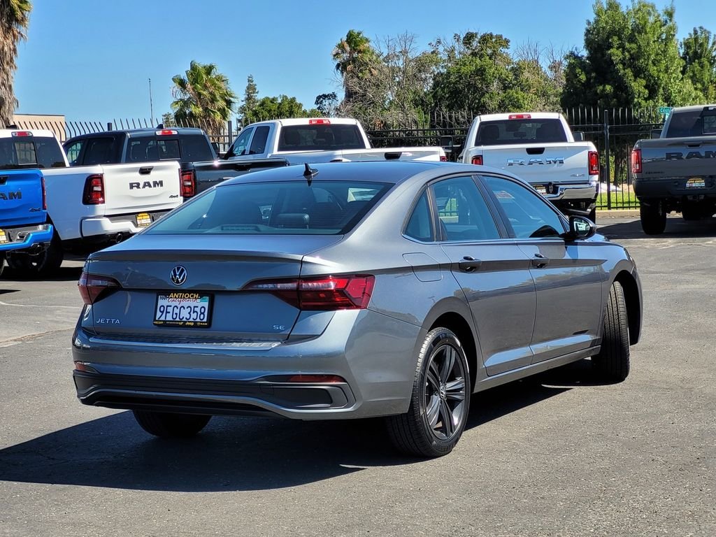 Used 2023 Gray Volkswagen 1.5T SE image 4