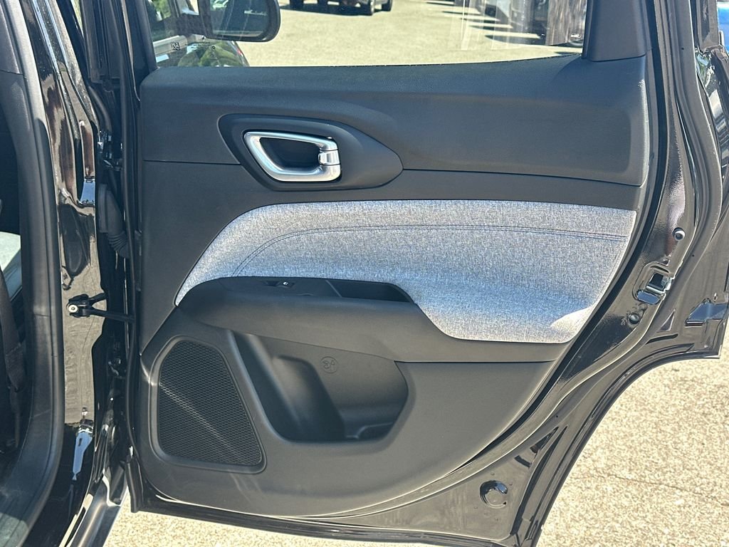 Used 2025 Black Jeep Latitude image 16