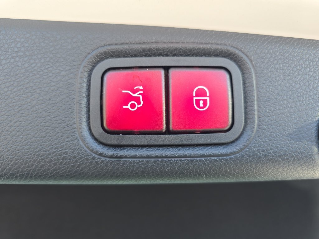 Certified Used 2022 White Mercedes-Benz E 450 image 14
