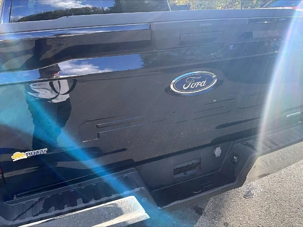 Used 2023 Black Metallic Ford XLT image 8