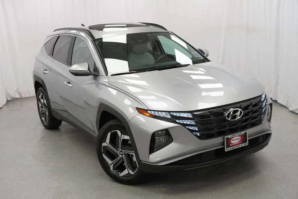 Used 2024 Silver Hyundai SEL image 9